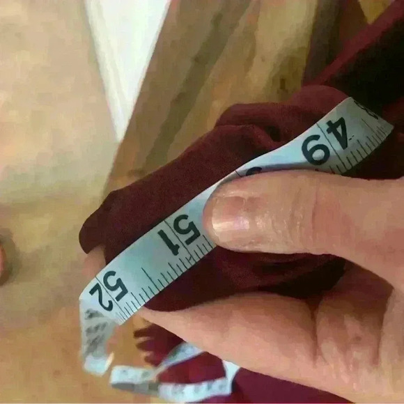 ❤️5/$25❤️ Burgundy dress - Picture 5 of 6